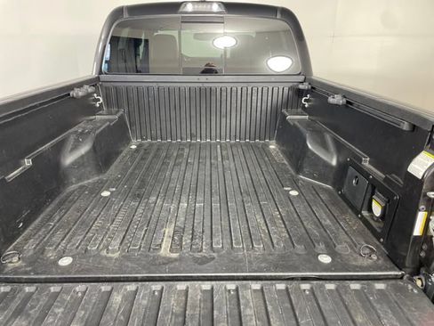 Used 2019 Toyota Tacoma Limited AWD/4WD image 17