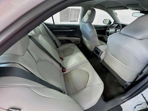 Used 2021 Toyota Camry SE FWD image 24