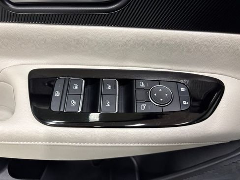 Used 2025 Nissan Murano SV AWD/4WD image 15