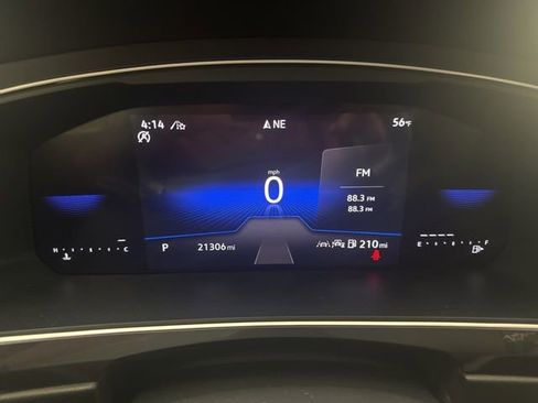 Certified 2024 Volkswagen Tiguan SE image 18