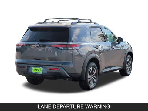 New 2026 Nissan Pathfinder SL image 8
