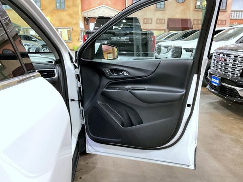 Used 2020 Chevrolet Equinox LT image 16