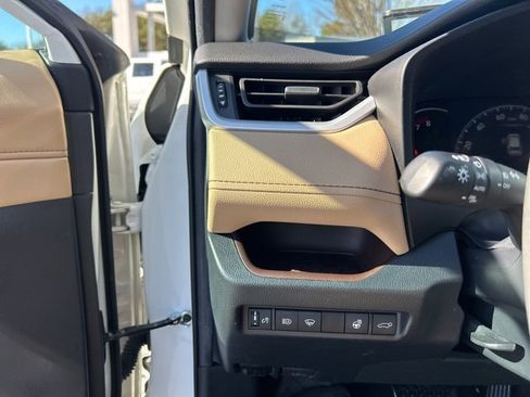 Used 2020 Toyota RAV4 Limited image 26