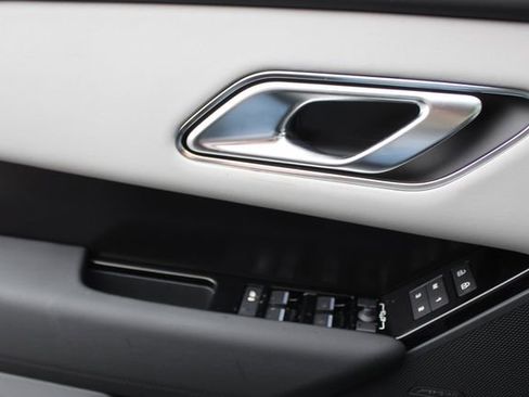 New 2026 Land Rover Range Rover Velar Dynamic SE image 17