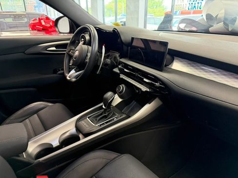Used 2024 Alfa Romeo Tonale Veloce AWD/4WD image 38