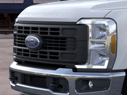 New 2026 Ford F250 XL w/ XL Driver Assist Package RWD image 17