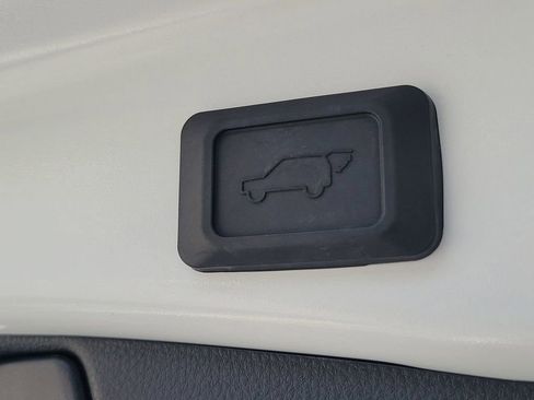 Used 2023 Toyota RAV4 XLE w/ Convenience Package image 12