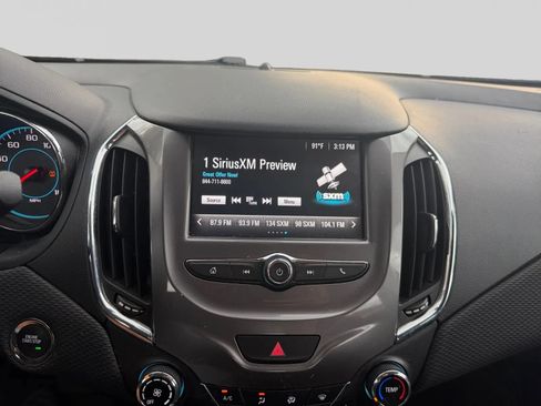 Used 2017 Chevrolet Cruze LT w/ Convenience Package FWD image 21