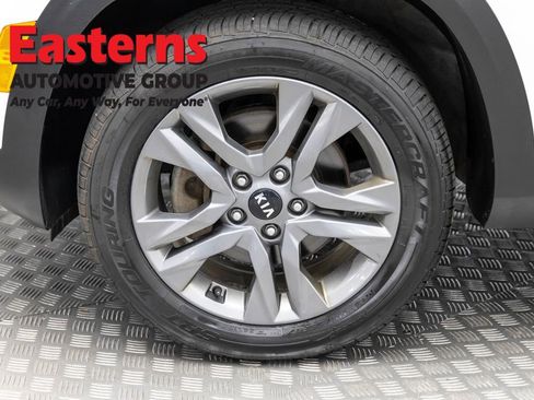 Used 2021 Kia Seltos S AWD/4WD image 31