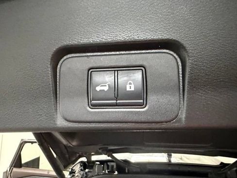 Used 2021 Nissan Rogue SV AWD/4WD image 32