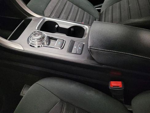 Used 2019 Ford Fusion SE FWD image 26
