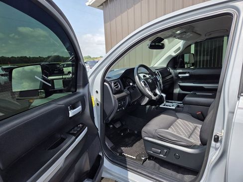 Used 2021 Toyota Tundra SR5 w/ SR5 Upgrade Package AWD/4WD image 19