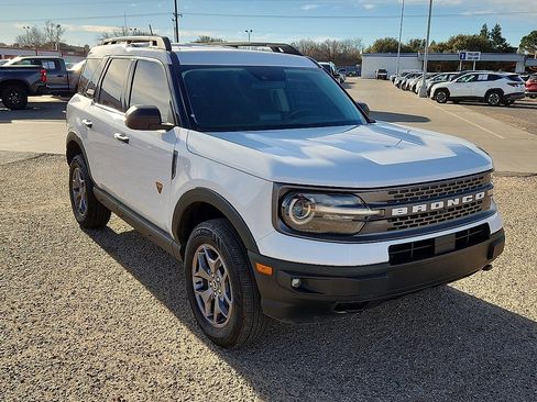 Used 2023 Ford Bronco Sport Badlands image 4