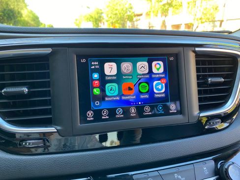 Used 2020 Chrysler Pacifica Touring-L FWD image 75