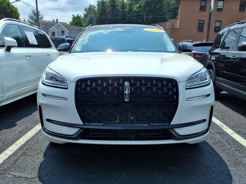 Used 2024 Lincoln Corsair Reserve w/ Equipment Group 202A AWD/4WD image 2
