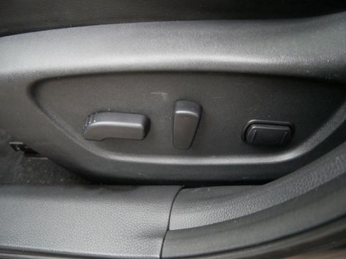 Used 2015 Nissan Rogue SL w/ SL Premium Package image 16