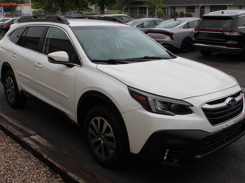 Used 2022 Subaru Outback Premium AWD/4WD image 5