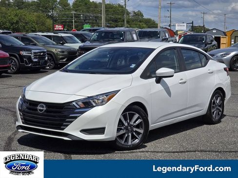 Used 2023 Nissan Versa SV FWD image 1