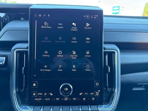 Used 2025 GMC Yukon XL Denali image 27