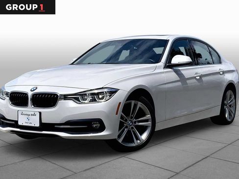 Used 2018 BMW 330i Sedan image 1