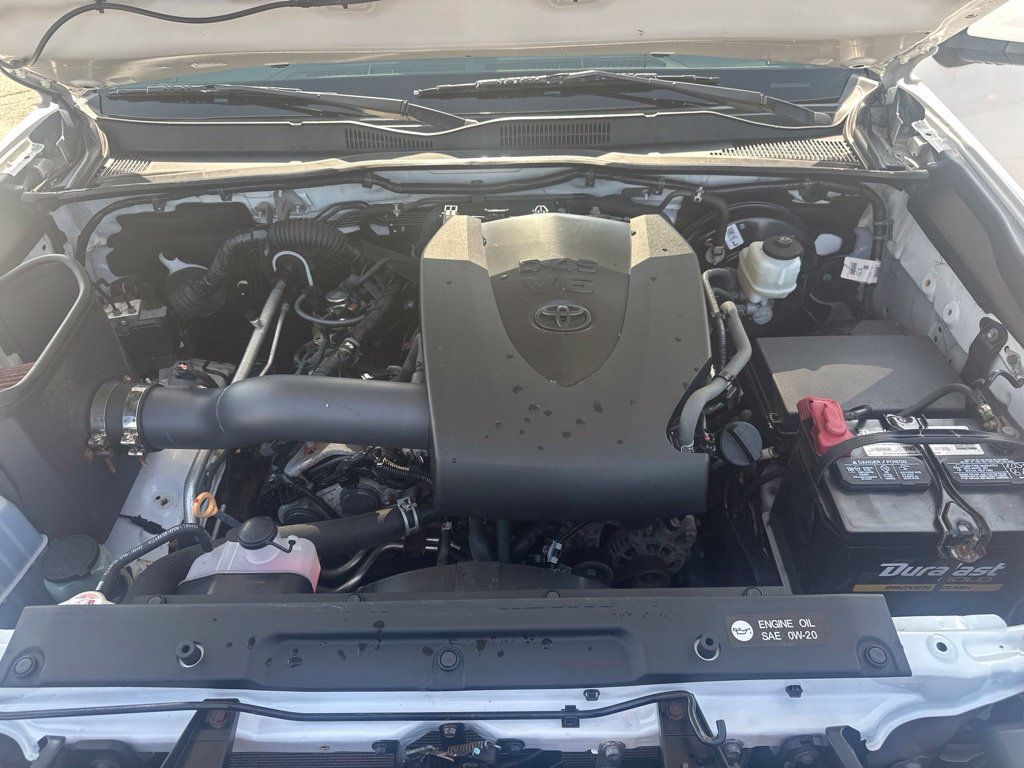 Used 2019 Toyota Tacoma SR5 AWD/4WD image 25