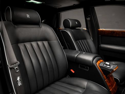 Used 2007 Rolls-Royce Phantom Sedan RWD image 60