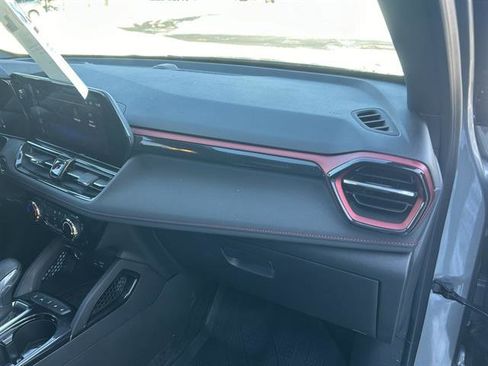 Used 2025 Chevrolet TrailBlazer RS w/ Driver Confidence Package image 33