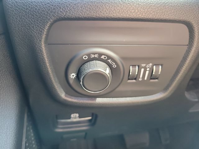 Used 2021 Jeep Grand Cherokee L Laredo AWD/4WD image 23