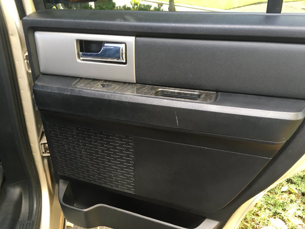 Used 2017 Ford Expedition Limited w/ Equipment Group 301A AWD/4WD image 33