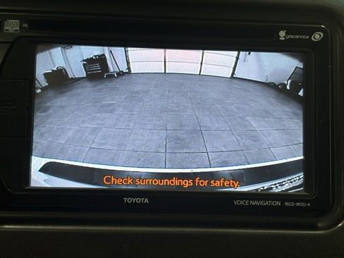 Used 2012 Toyota Sienna SE image 26