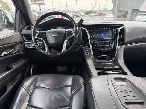 Used 2017 Cadillac Escalade ESV Platinum image 13