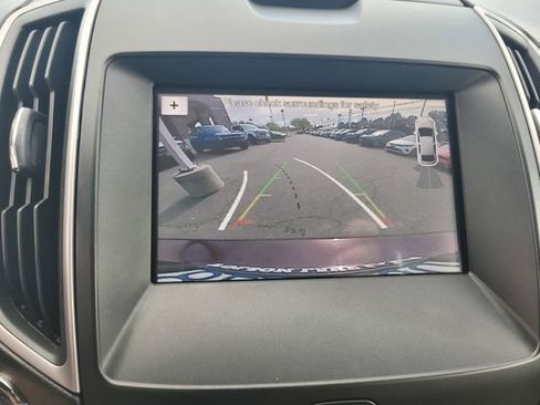 Used 2018 Ford Edge SEL w/ Equipment Group 201A image 21