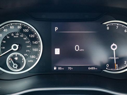 Used 2026 Genesis G70 2.5T image 27