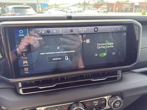 New 2025 Jeep Gladiator Sport image 32