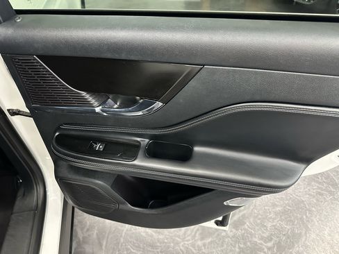 Used 2021 Lincoln Corsair AWD w/ Premium Package image 12