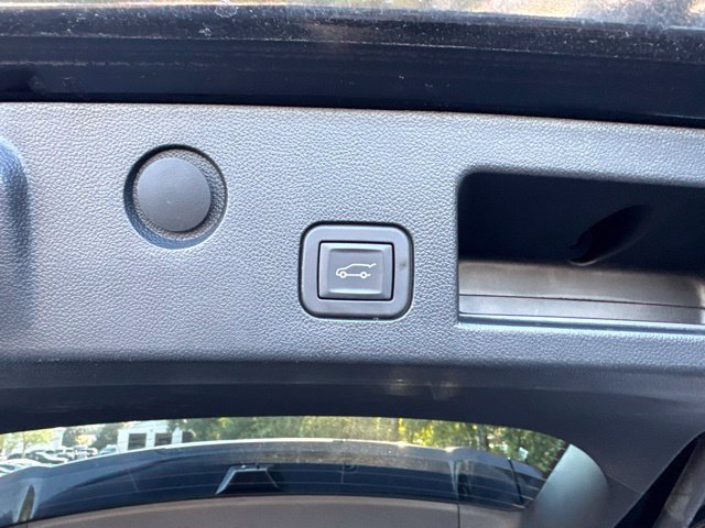 Used 2025 Chevrolet Equinox LT w/ Convenience Package II FWD image 12