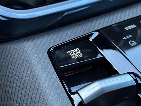 Used 2025 BMW X3 xDrive30i w/ Premium Package image 24