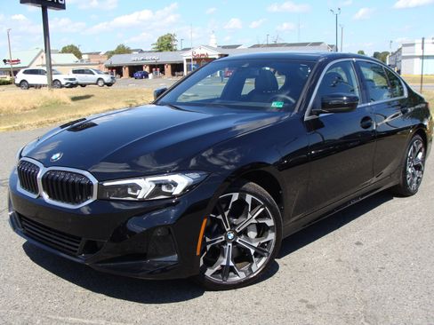 Used 2025 BMW 330i Sedan w/ M Sport Package image 3