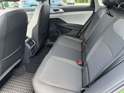 New 2025 Volkswagen Taos SE image 28