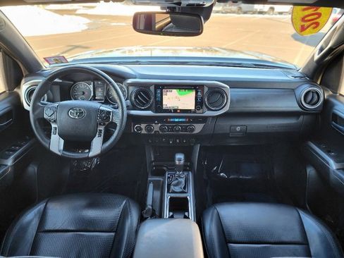 Used 2019 Toyota Tacoma Limited image 31