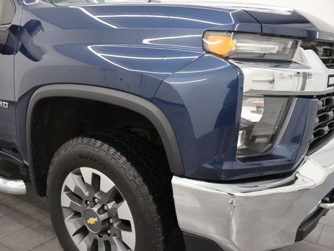 Used 2023 Chevrolet Silverado 2500 LT AWD/4WD image 23