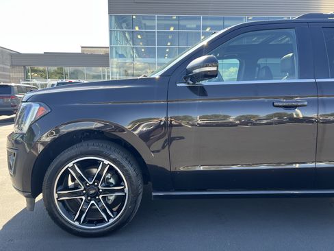 Used 2021 Ford Expedition Limited AWD/4WD image 10