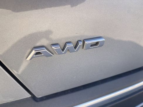 Used 2024 Cadillac XT5 Premium Luxury AWD/4WD image 6