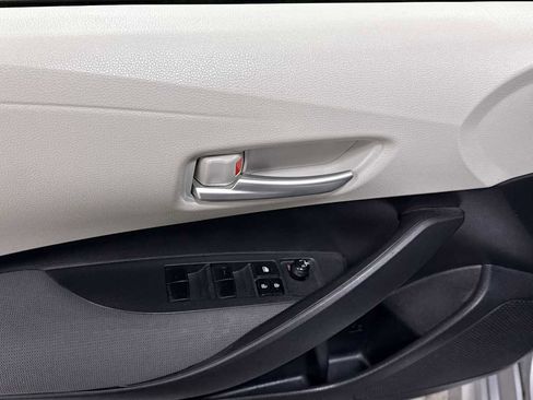 Used 2020 Toyota Corolla LE image 15