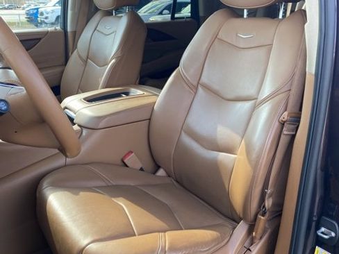 Used 2016 Cadillac Escalade Platinum image 11