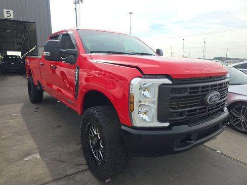 Used 2024 Ford F250 XL image 3