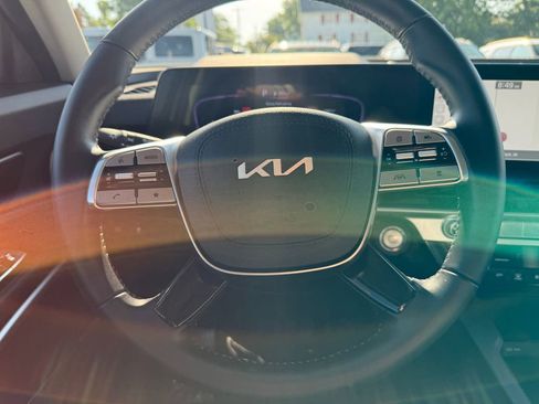 Used 2023 Kia Telluride LX AWD/4WD image 35