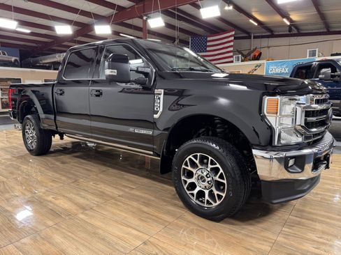 Used 2020 Ford F350 Lariat w/ Lariat Ultimate Package image 3