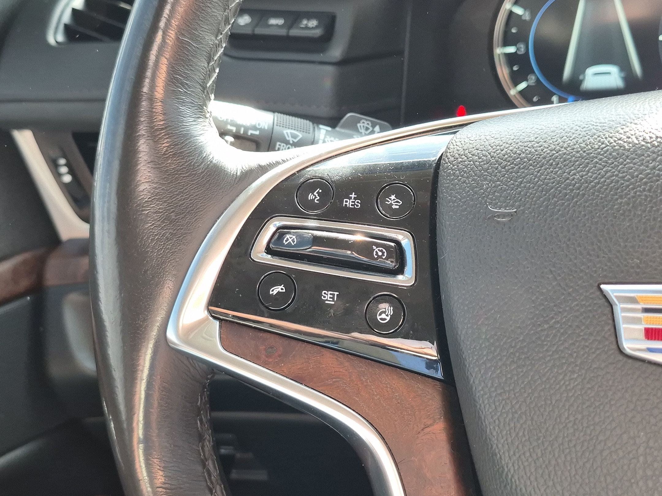 Used 2019 Cadillac Escalade ESV Premium Luxury AWD/4WD image 17