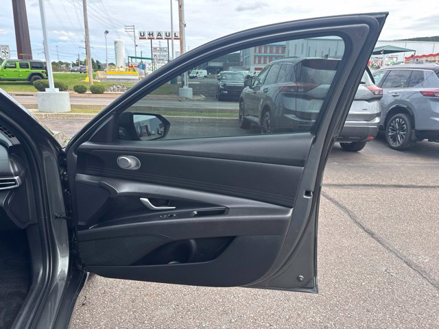 Used 2024 Hyundai Elantra SEL FWD image 14